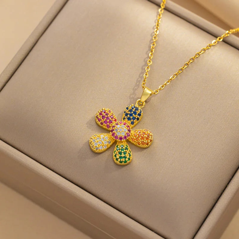 Luxury Flower Titanium Steel Diamond Inlay Necklaces